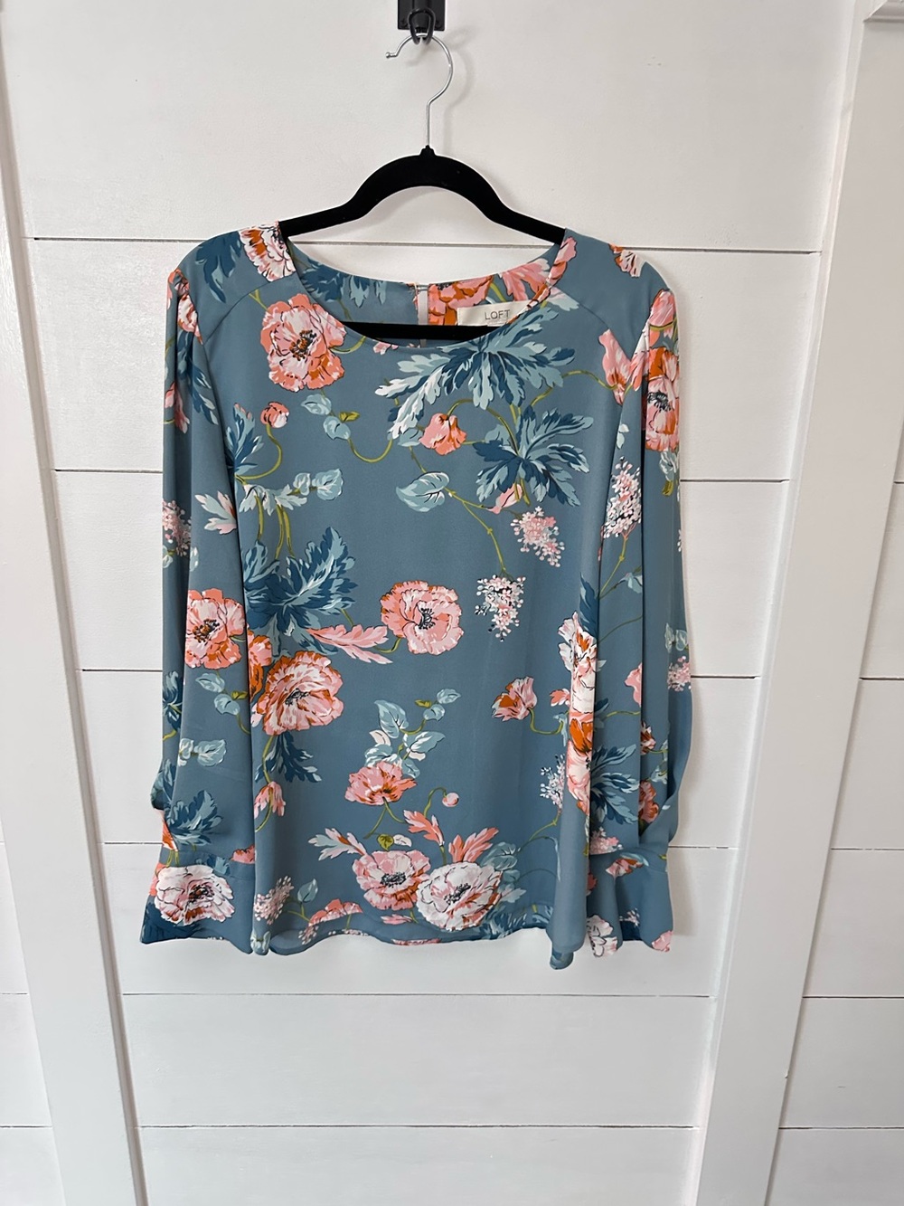 Loft L Blue floral polyester feminine workwear boho chic cottagecore blouse - Picture 2 of 13